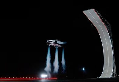 Elon Musk znów odleciał, ale latający Roadster nie uspokoi inwestorów