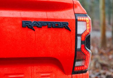 Najsolidniejszy obecnie produkowany samochód? Mechanik obejrzał Forda Rangera Raptora