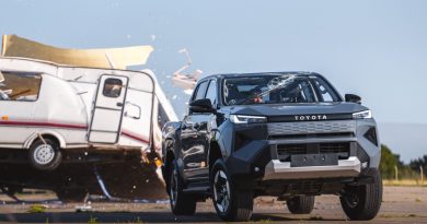 Toyota odtworzyła słynny test Top Gear. Próbowała zniszczyć nowego pickupa